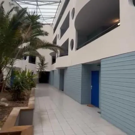 Appartement La Rochelle شقة