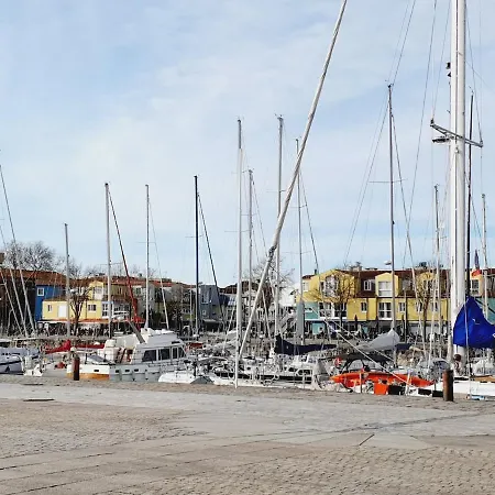 - La Rochelle *
